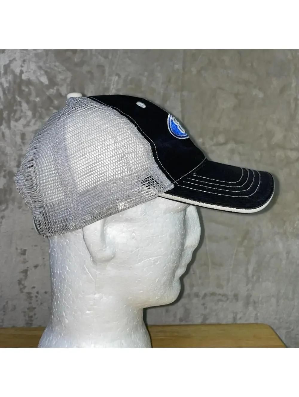 Official Ford Embroidered Logo Emblem Mesh Back Trucker Cap Snapback Car Truck